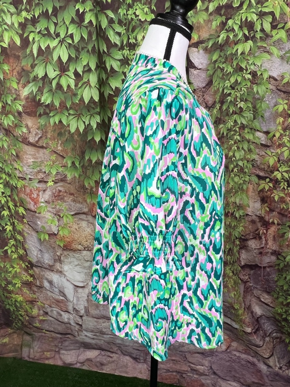 VOY Pink and Green Pleated V-Neck Spring Ruffle Sleeve Blouse, L - Picture 9 of 12